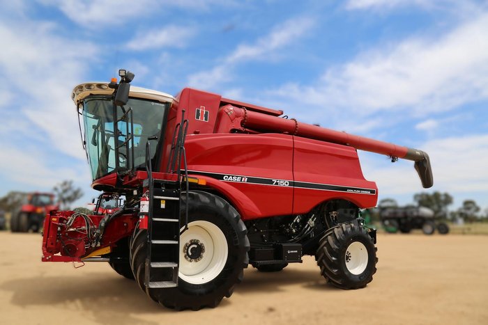 2019 CASE IH 7150 Combine Harvester (Class Vii) 