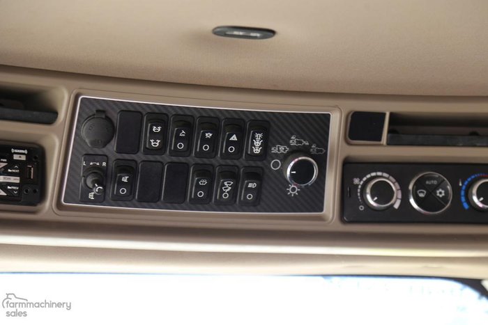 2019 CASE IH Case Ih 7150 Combine & Macdon D140 Rigid 40Ft Front