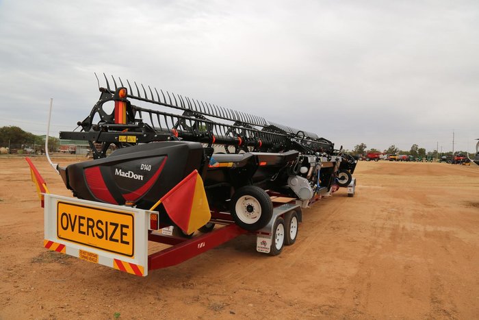 2019 CASE IH Case Ih 7150 Combine & Macdon D140 Rigid 40Ft Front