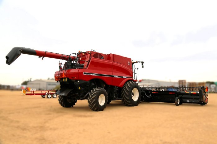 2019 CASE IH Case Ih 7150 Combine & Macdon D140 Rigid 40Ft Front