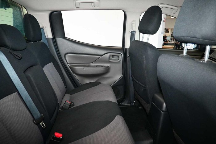 2015 Mitsubishi Triton GLX