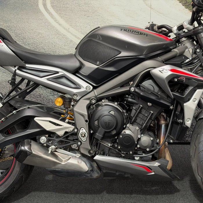 2021 Triumph 2021 TRIUMPH 675CC DAYTONA 675 SPORTS GREY/RED