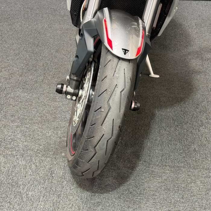 2021 Triumph 2021 TRIUMPH 675CC DAYTONA 675 SPORTS GREY/RED