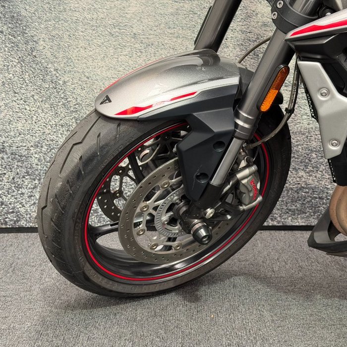 2021 Triumph 2021 TRIUMPH 675CC DAYTONA 675 SPORTS GREY/RED