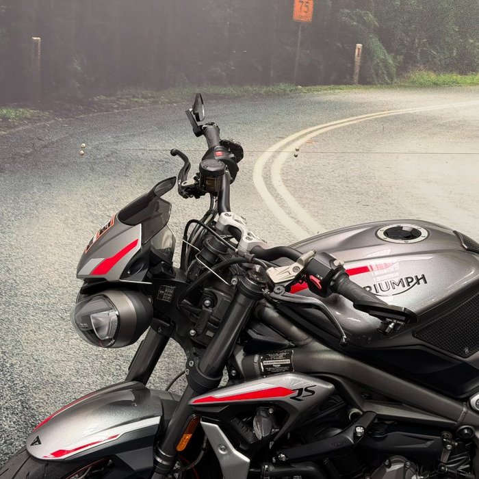 2021 Triumph 2021 TRIUMPH 675CC DAYTONA 675 SPORTS GREY/RED