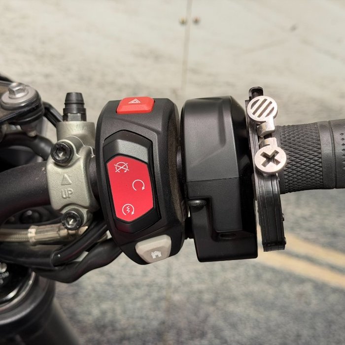 2021 Triumph 2021 TRIUMPH 675CC DAYTONA 675 SPORTS GREY/RED