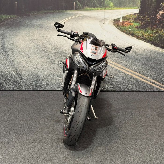 2021 Triumph 2021 TRIUMPH 675CC DAYTONA 675 SPORTS GREY/RED