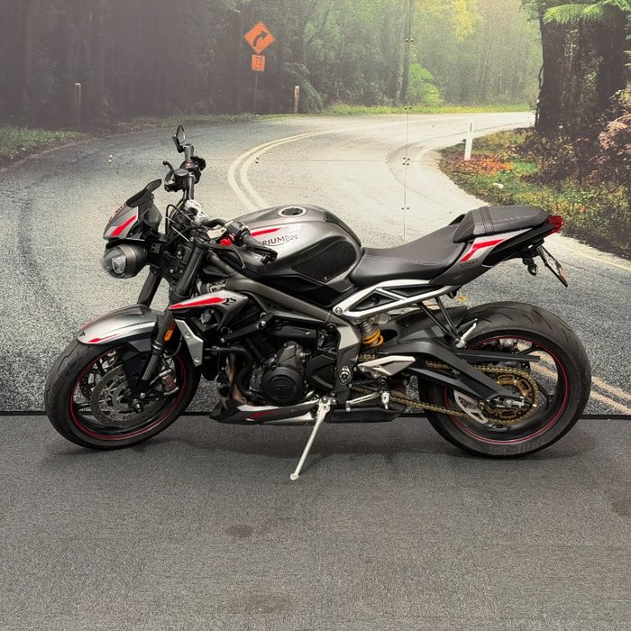 2021 Triumph 2021 TRIUMPH 675CC DAYTONA 675 SPORTS GREY/RED
