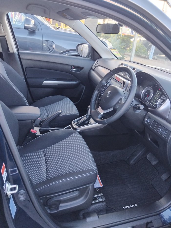 2023 Suzuki Vitara (No Badge)