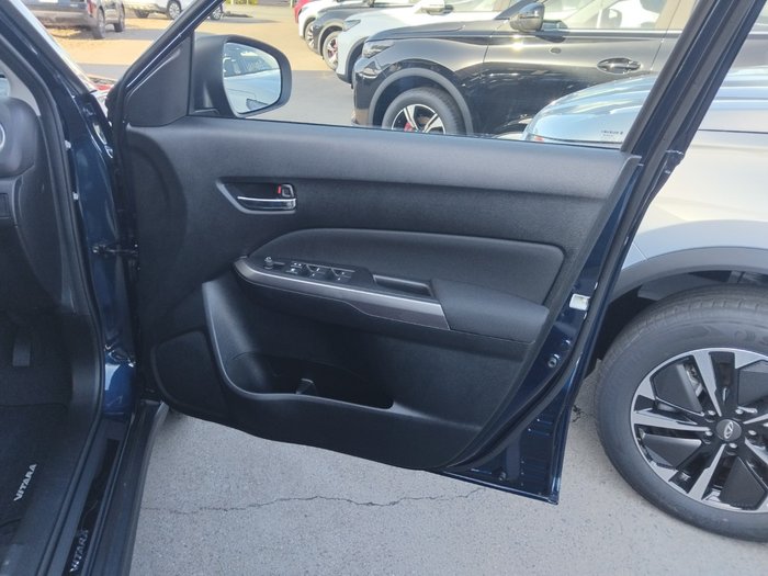 2023 Suzuki Vitara (No Badge)