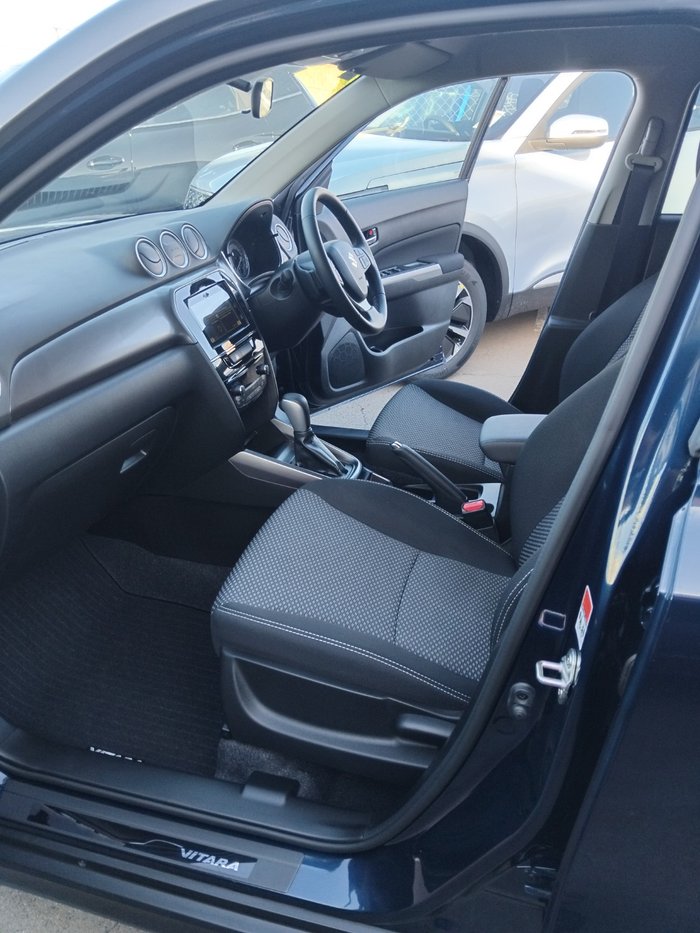 2023 Suzuki Vitara (No Badge)