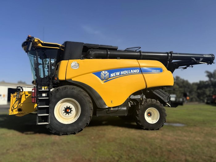 2015 New Holland Cr9.90 & Macdon D140 Rigid Draper Header 40Ft