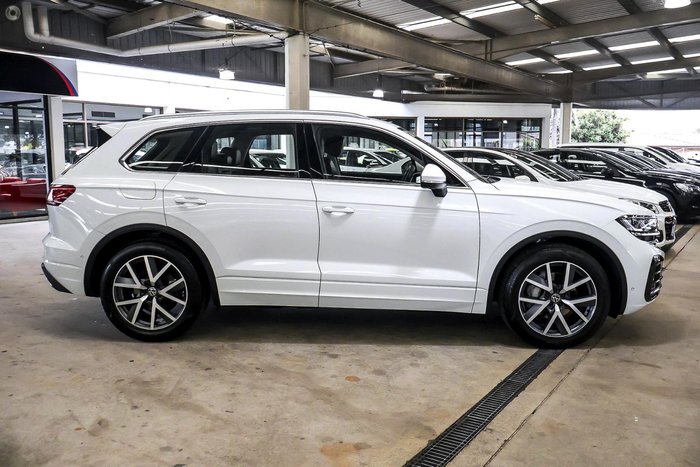 2025 Volkswagen Touareg 210TDI Elegance RC MY25 Four Wheel Drive Pure White