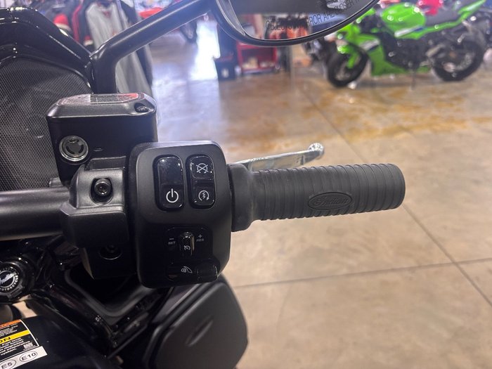 2025 Indian PURSUIT DARK HORSE BLACK