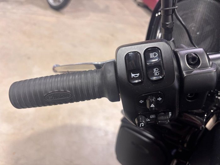 2025 Indian PURSUIT DARK HORSE BLACK