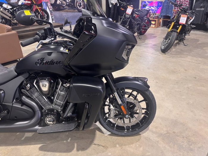 2025 Indian PURSUIT DARK HORSE BLACK
