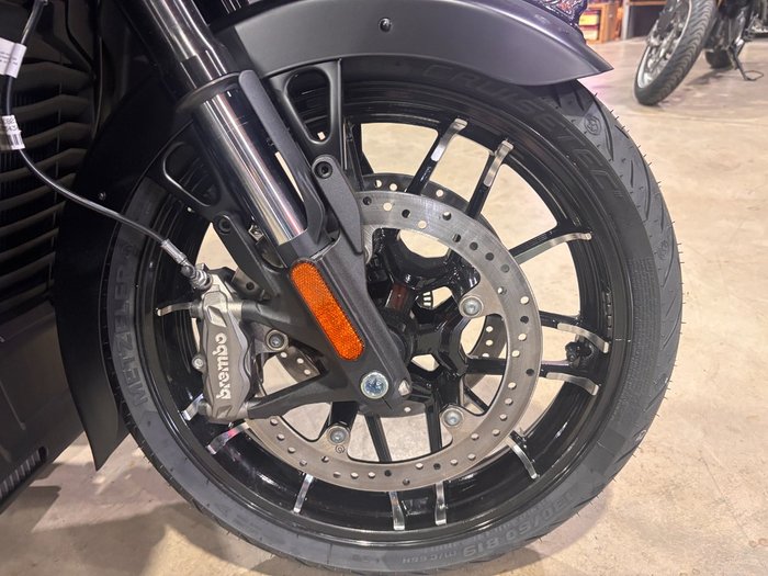 2025 Indian PURSUIT DARK HORSE BLACK