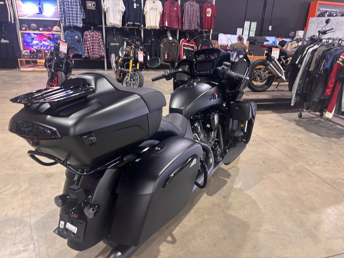2025 Indian PURSUIT DARK HORSE BLACK