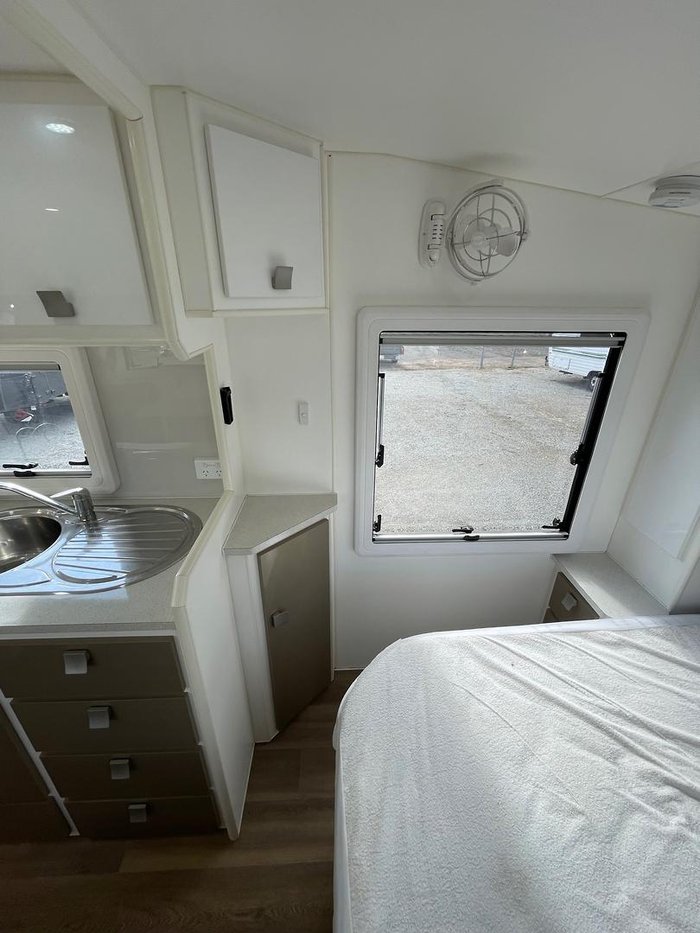 2018 Masterpiece Optimum 208