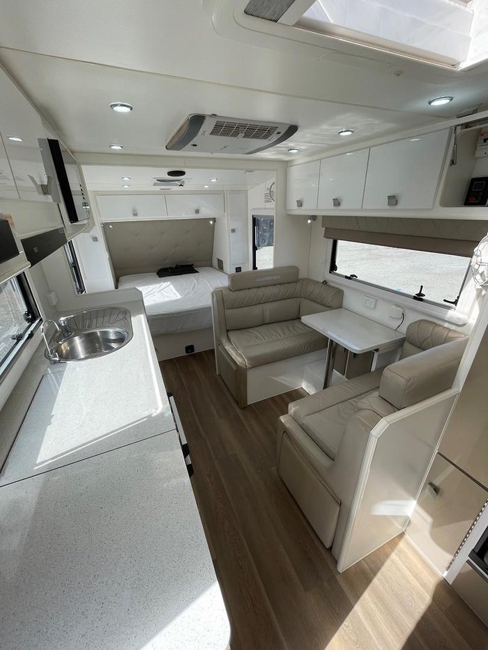 2018 Masterpiece Optimum 208