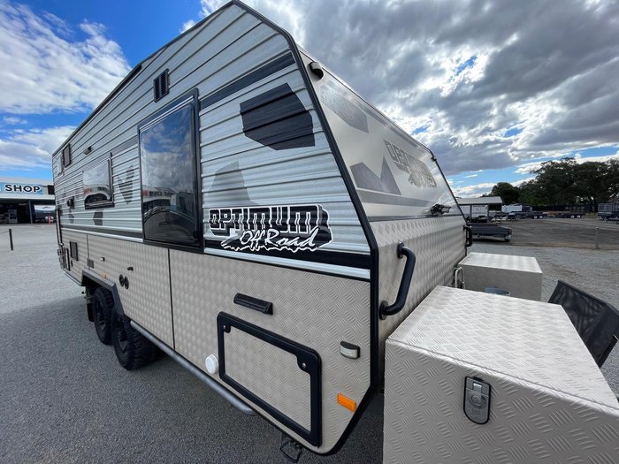 2018 Masterpiece Optimum 208