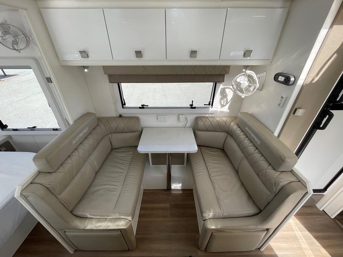 2018 Masterpiece Optimum 208