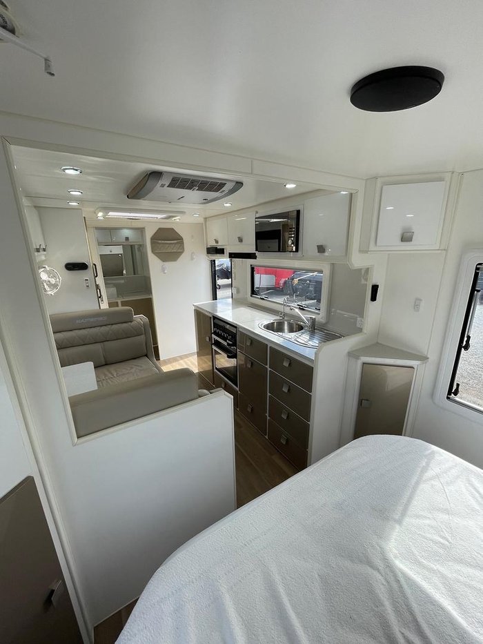 2018 Masterpiece Optimum 208