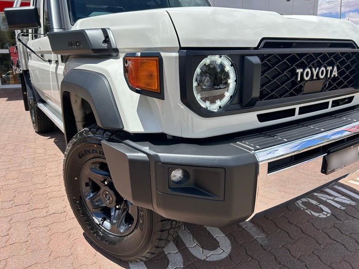 2025 Toyota Landcruiser GXL