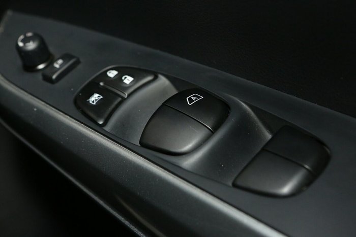 2023 Nissan Navara ST-X