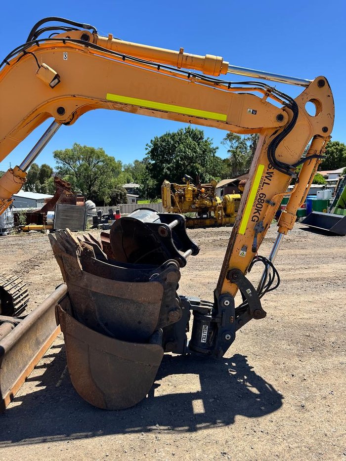 Hyundai  Robex Excavator 80Cr-9