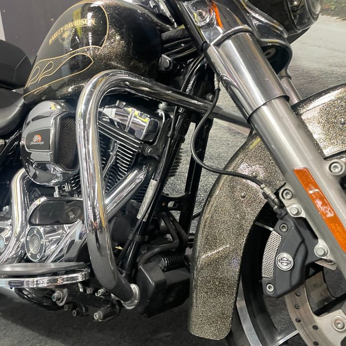 2016 HARLEY-DAVIDSON STREET GLIDE SPECIAL Gold