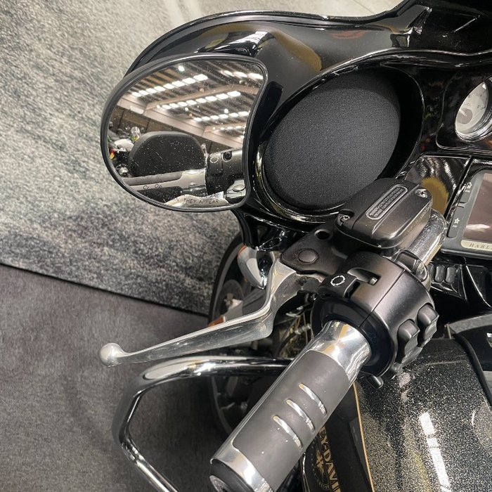 2016 HARLEY-DAVIDSON STREET GLIDE SPECIAL Gold