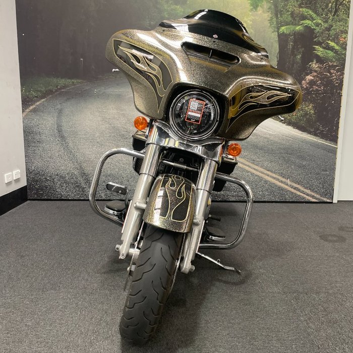 2016 HARLEY-DAVIDSON STREET GLIDE SPECIAL Gold