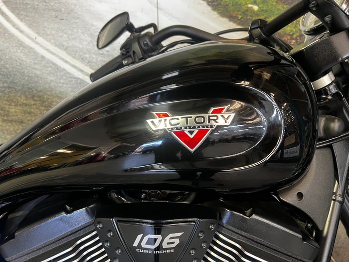 2016 VICTORY HAMMER 8-BALL Solid Black INT