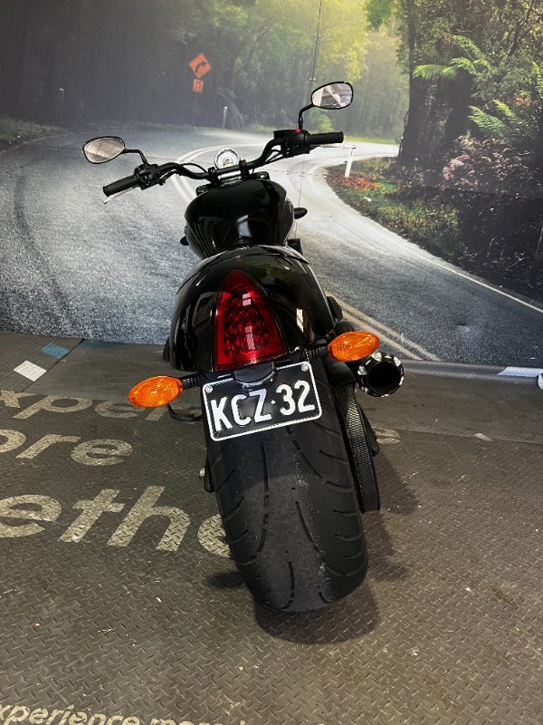 2016 VICTORY HAMMER 8-BALL Solid Black INT