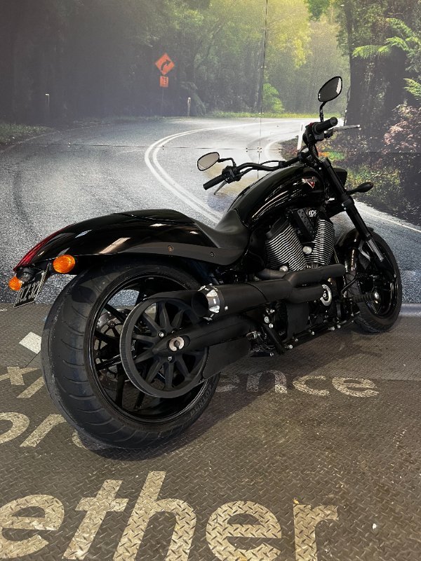 2016 VICTORY HAMMER 8-BALL Solid Black INT