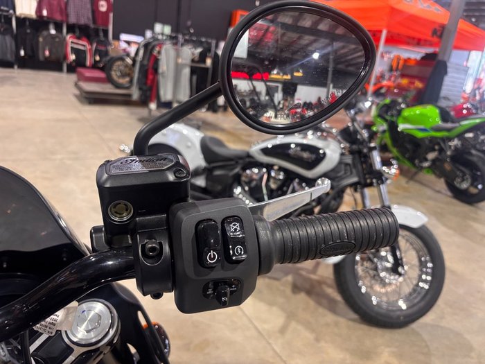 2023 Indian SPORT CHIEF BLACK