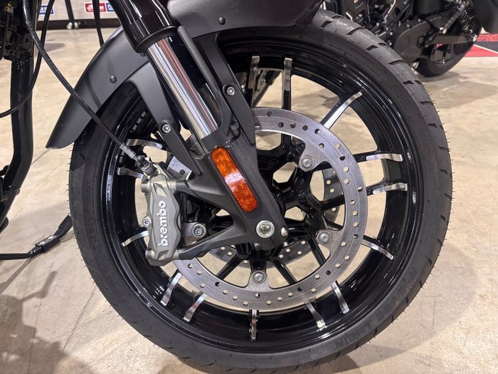 2023 Indian SPORT CHIEF BLACK