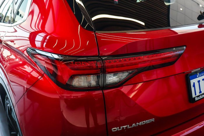 2023 Mitsubishi Outlander LS Black Edition