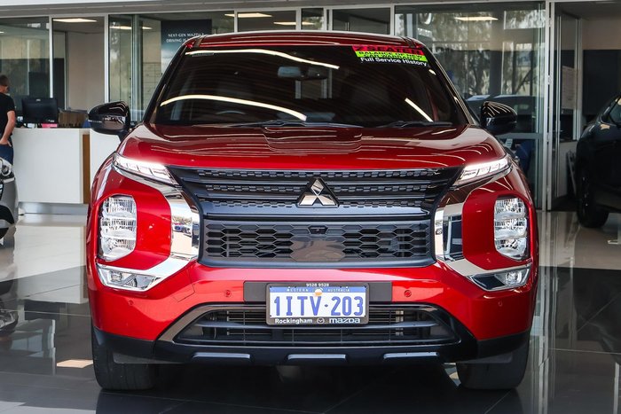 2023 Mitsubishi Outlander LS Black Edition