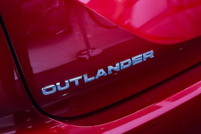 2023 Mitsubishi Outlander LS Black Edition