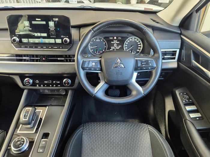 2021 Mitsubishi Outlander LS