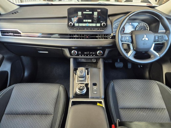 2021 Mitsubishi Outlander LS