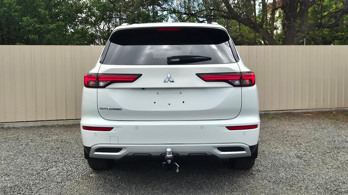2021 Mitsubishi Outlander LS