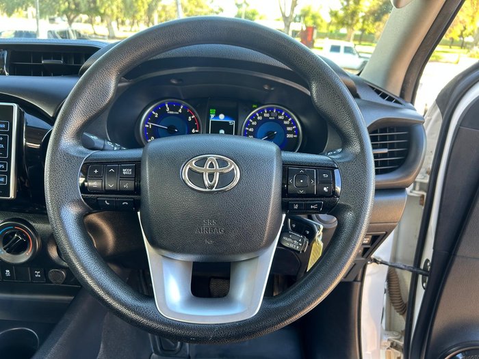 2019 Toyota Hilux SR