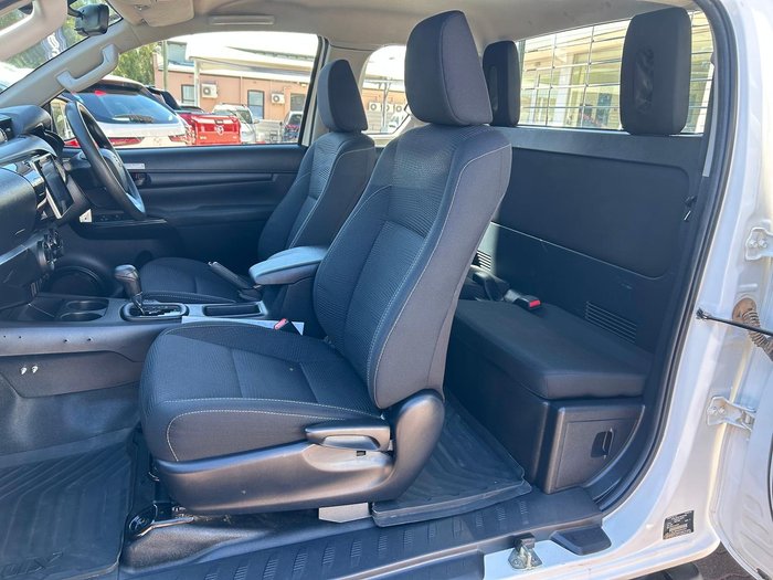 2019 Toyota Hilux SR