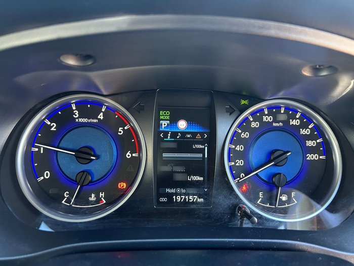 2019 Toyota Hilux SR