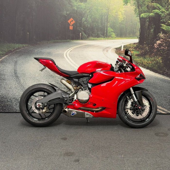 2014 DUCATI 899 PANIGALE Red