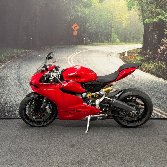 2014 DUCATI 899 PANIGALE Red