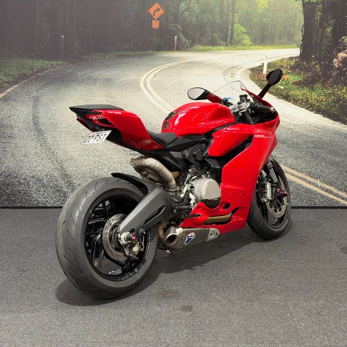 2014 DUCATI 899 PANIGALE Red
